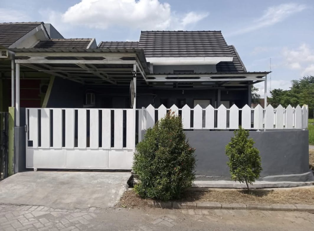 Dijual Rumah Hook Siap Huni Queen Park Residence Prambon Sidoarjo - Image 1