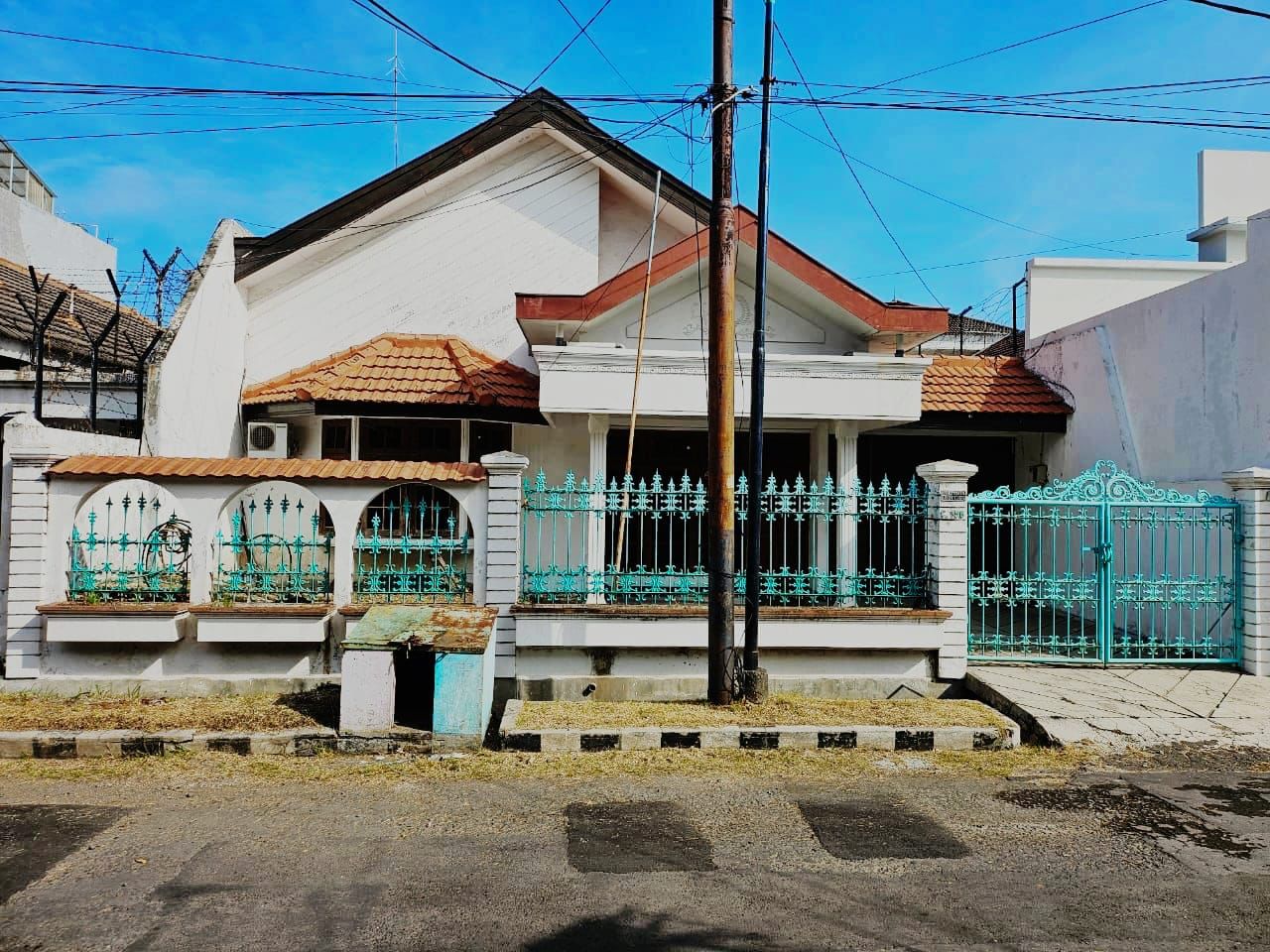 Dijual Rumah Luas Strategis di Dharmahusada Indah Tengah - Image 1