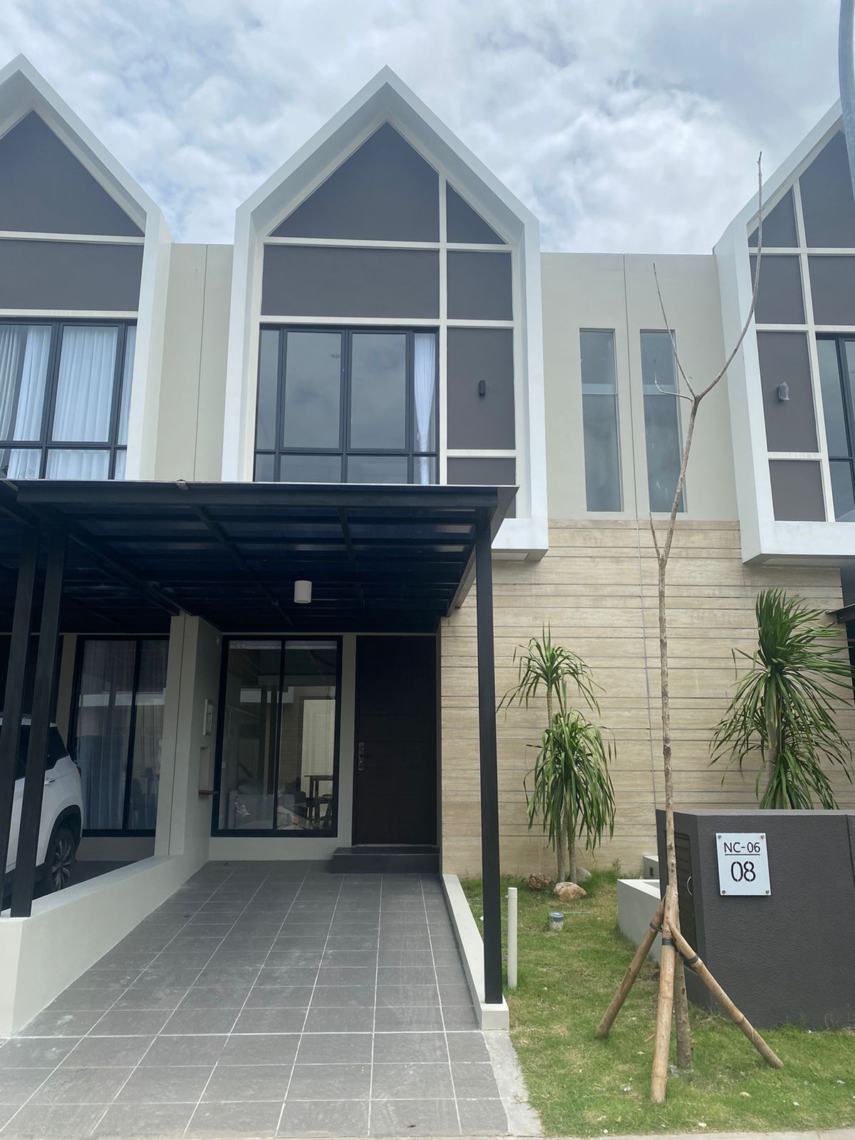 Disewakan Rumah Fully Furnished di Northwest Park Citraland Surabaya Barat - Image 1