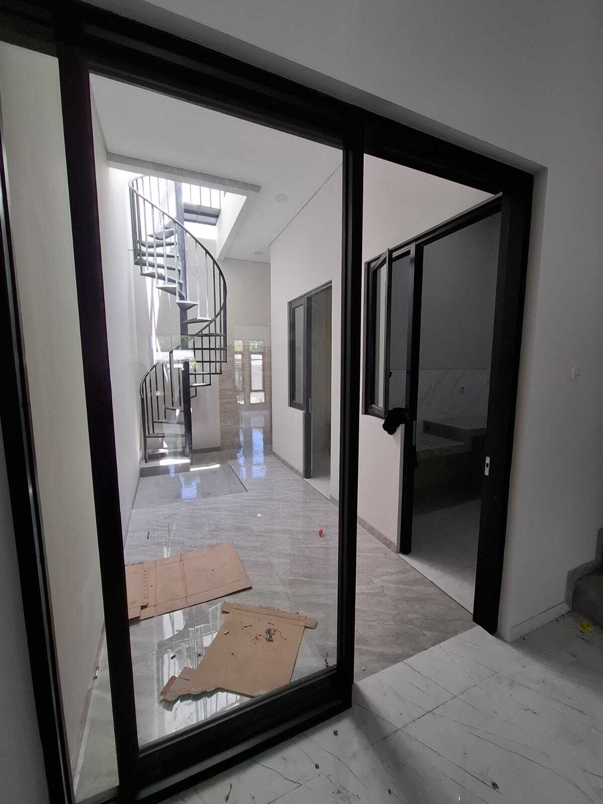 Dijual Rumah Baru Minimalis di Tenggilis Mejoyo Selatan Surabaya Timur - Thumbnail 2