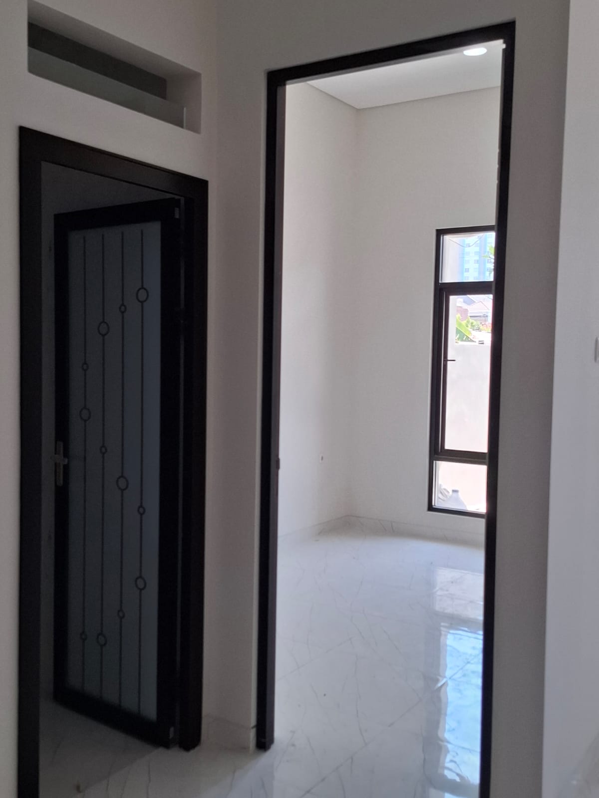 Dijual Rumah Baru Minimalis di Tenggilis Mejoyo Selatan Surabaya Timur - Thumbnail 3