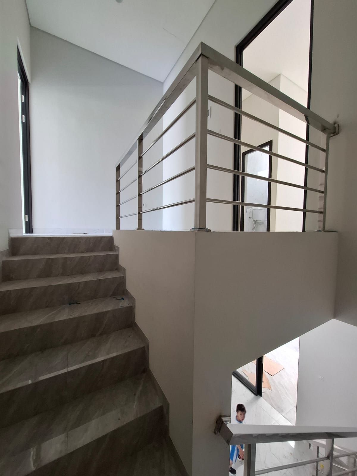 Dijual Rumah Baru Minimalis di Tenggilis Mejoyo Selatan Surabaya Timur - Thumbnail 4