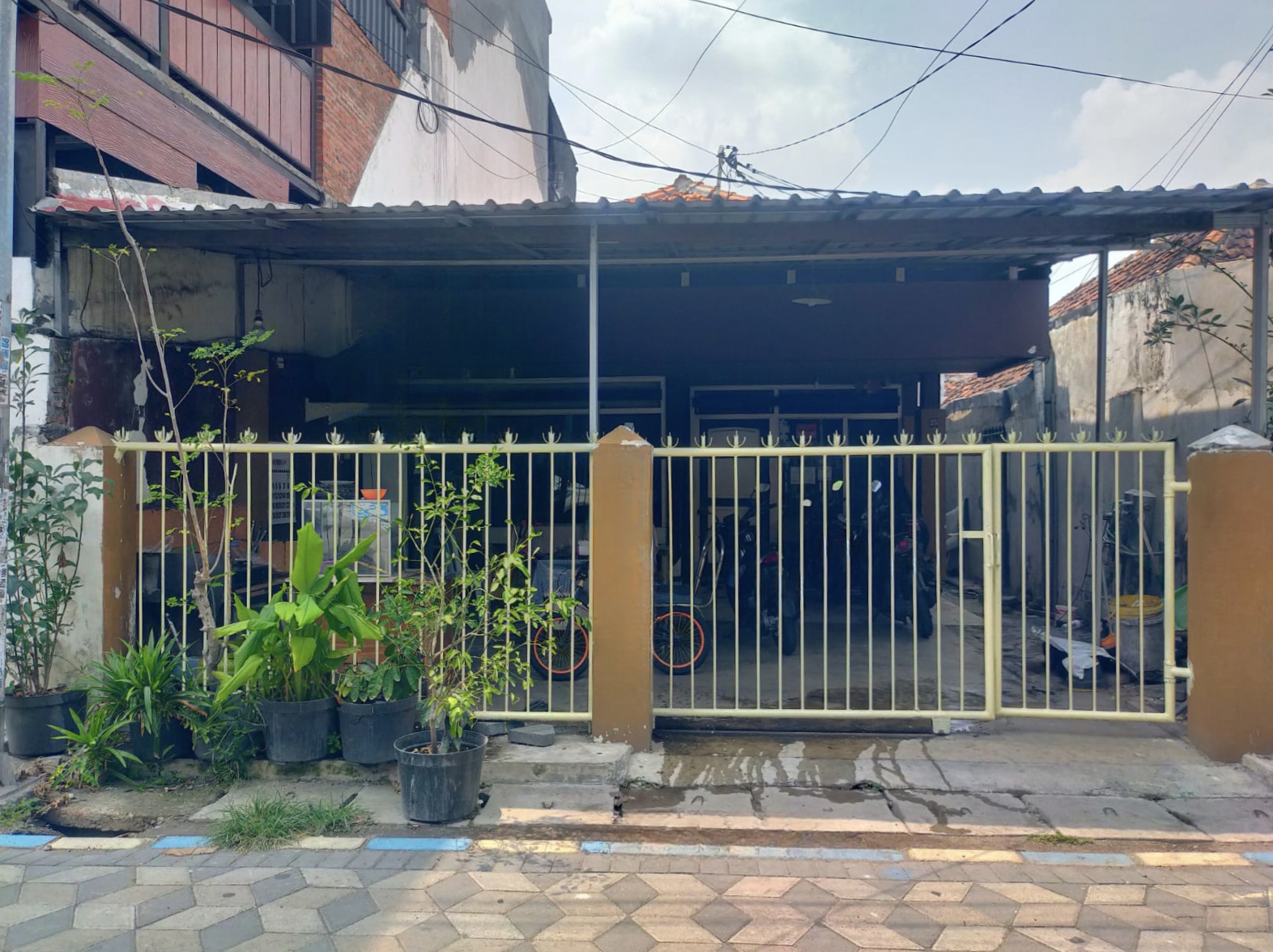 Dijual Cepat Rumah Strategis Gubeng Kertajaya Surabaya Timur - Image 1