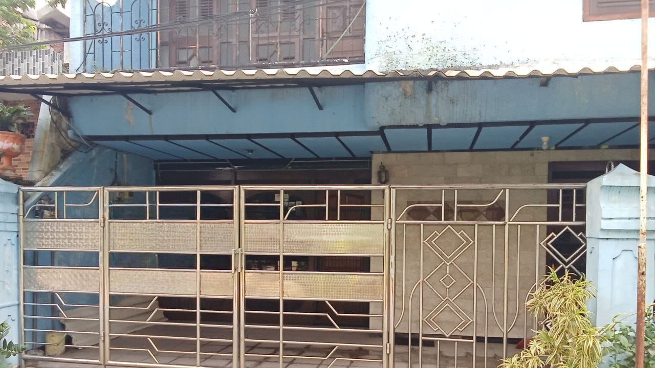 Dijual Rumah 2 Lantai Hunian Nyaman Lokasi Strategis Gubeng Kertajaya Surabaya Timur - Image 1