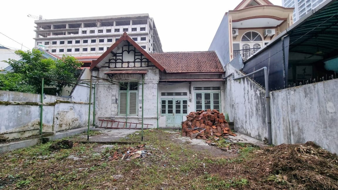 Disewakan Rumah Lokasi Strategis di Jalan Sumatera Surabaya Timur - Image 1