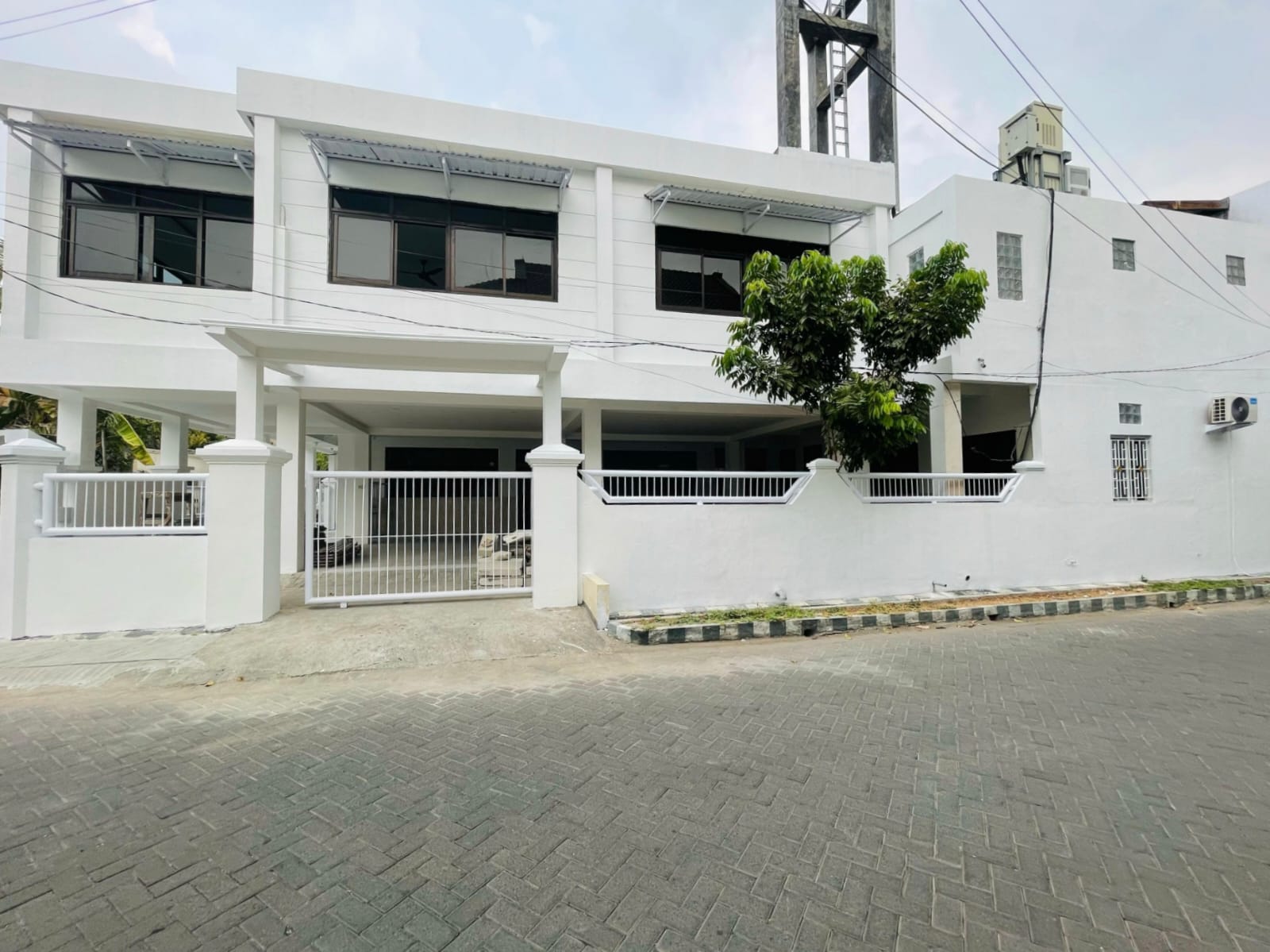 Dijual/disewakan Bangunan Strategis Super Luas di Taman Pinang Indah Sidoarjo - Image 1