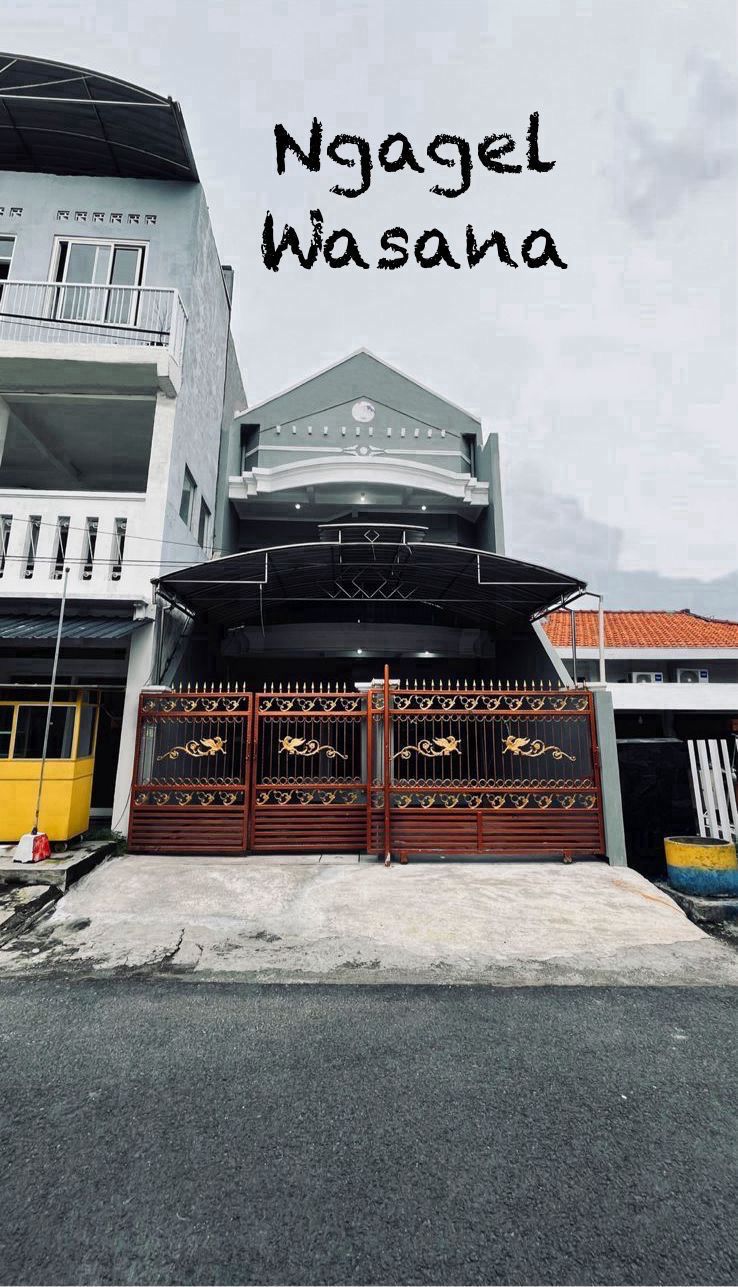 Dijual Rumah Terawat Dekat Pusat Kota di Ngagel Wasana Surabaya Selatan - Image 1