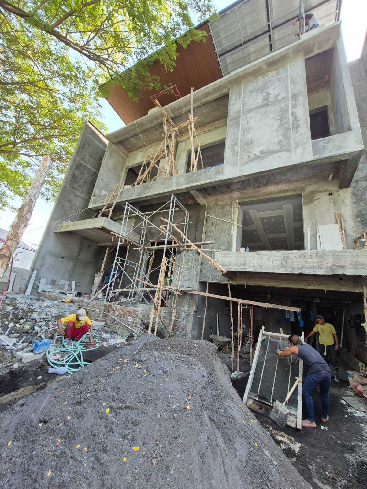 Dijual Rumah Eksklusif Siap Huni di Woodland Citraland Surabaya Barat - Image 1