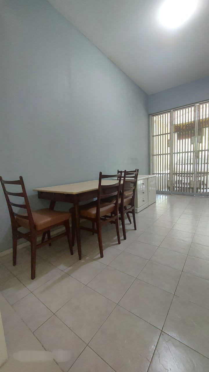 Disewakan Rumah Nyaman Lokasi Elit di Citraland Utama Surabaya Barat - Thumbnail 3