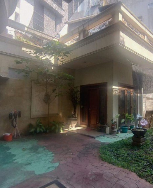 Dijual Lelang Rumah Mewah Klasik dan Strategis Dekat Java Supermall Semarang - Image 1