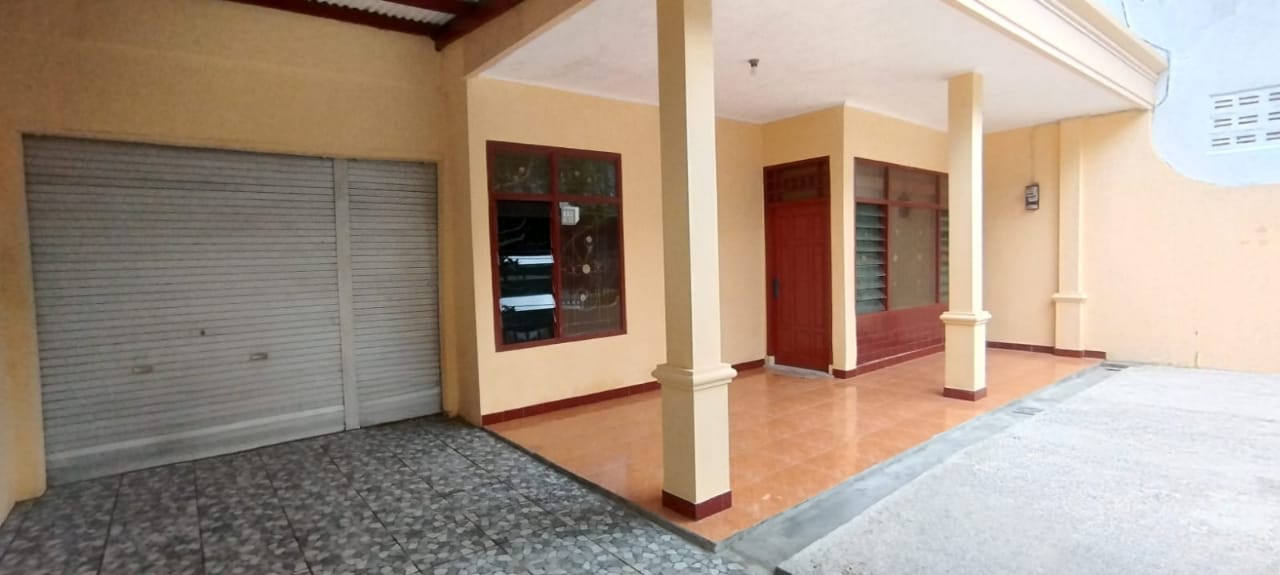 Disewakan Rumah Siap Huni Lokasi Rungkut Asri Surabaya Timur - Image 1
