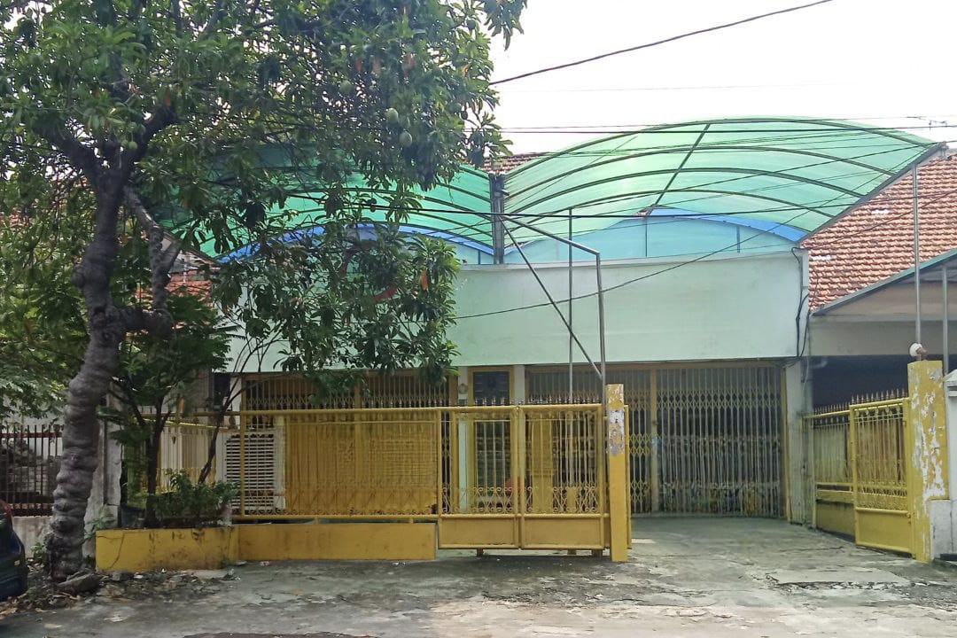 Jual Rumah Usaha Siap Pakai Lokasi Strategis di Genteng Surabaya Pusat - Image 1