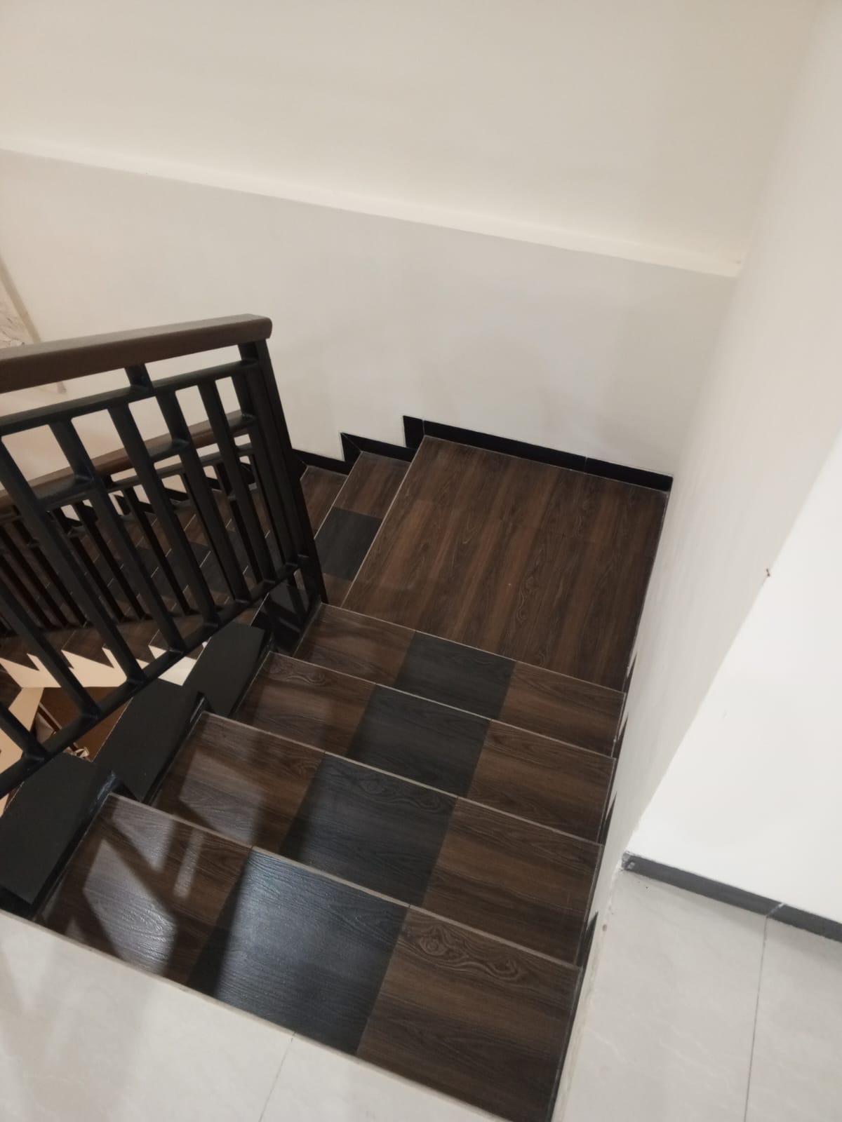 Disewakan Rumah Minimalis Modern di Woodland Citraland Surabaya Barat - Thumbnail 2