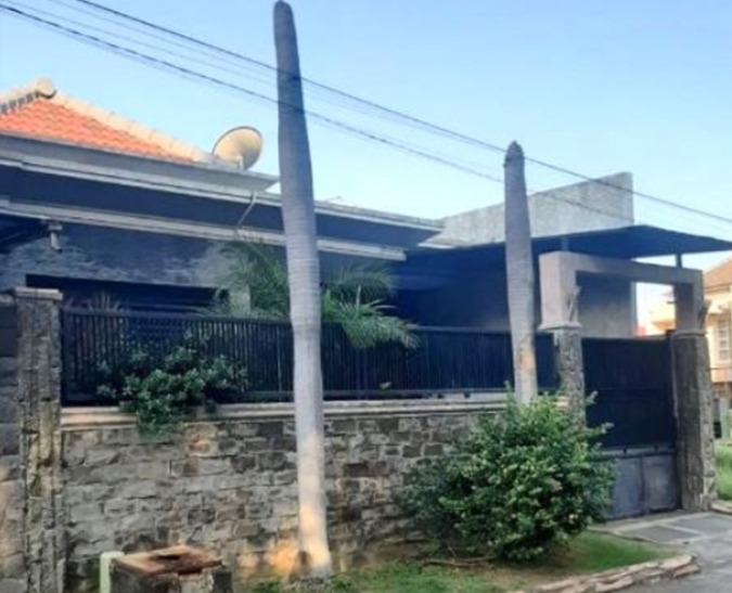 Dijual Rumah Luas dan Strategis Lokasi di Surabaya Utara - Image 1