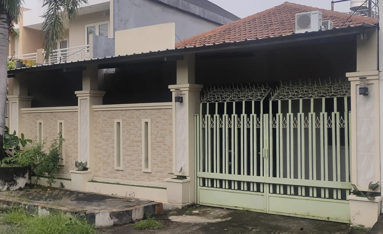 Rumah Nyaman Terawat Dijual di Dukuh Kupang Surabaya Barat - Image 1