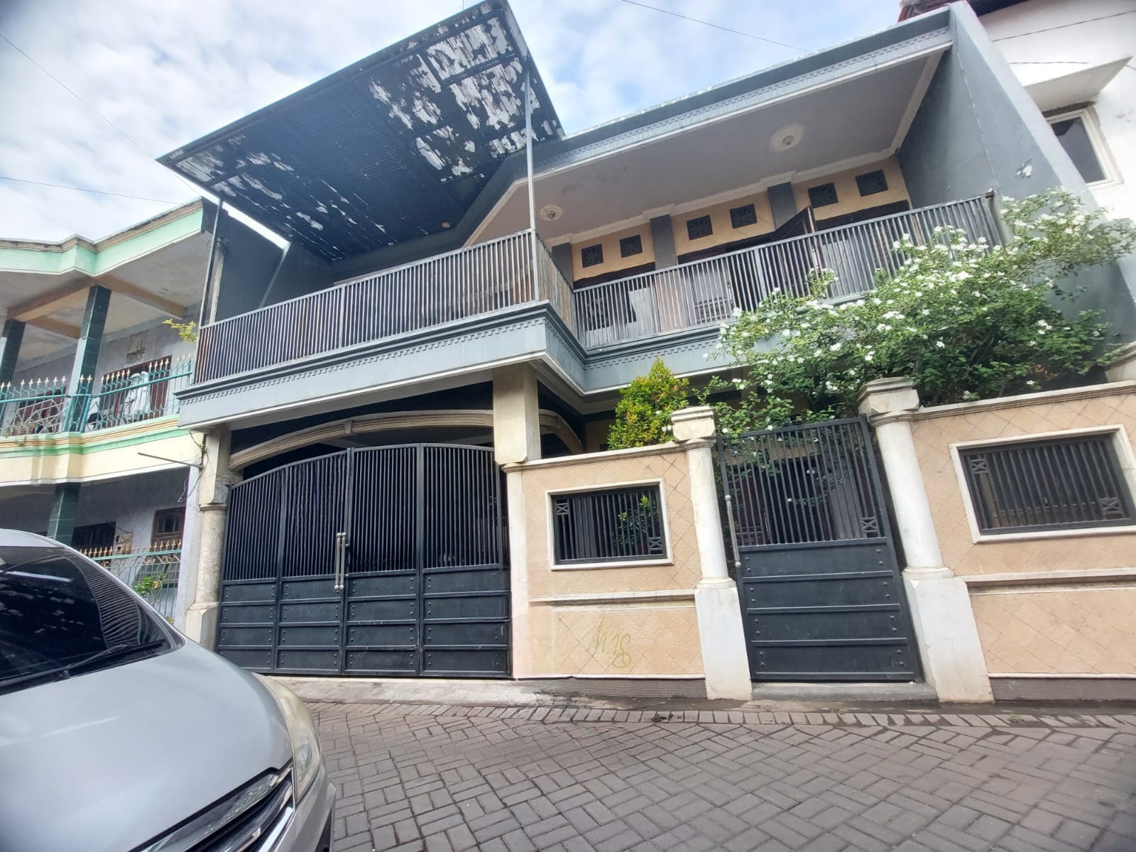Dijual Rumah Nyaman Strategis di Kedinding Lor Surabaya Utara - Image 1