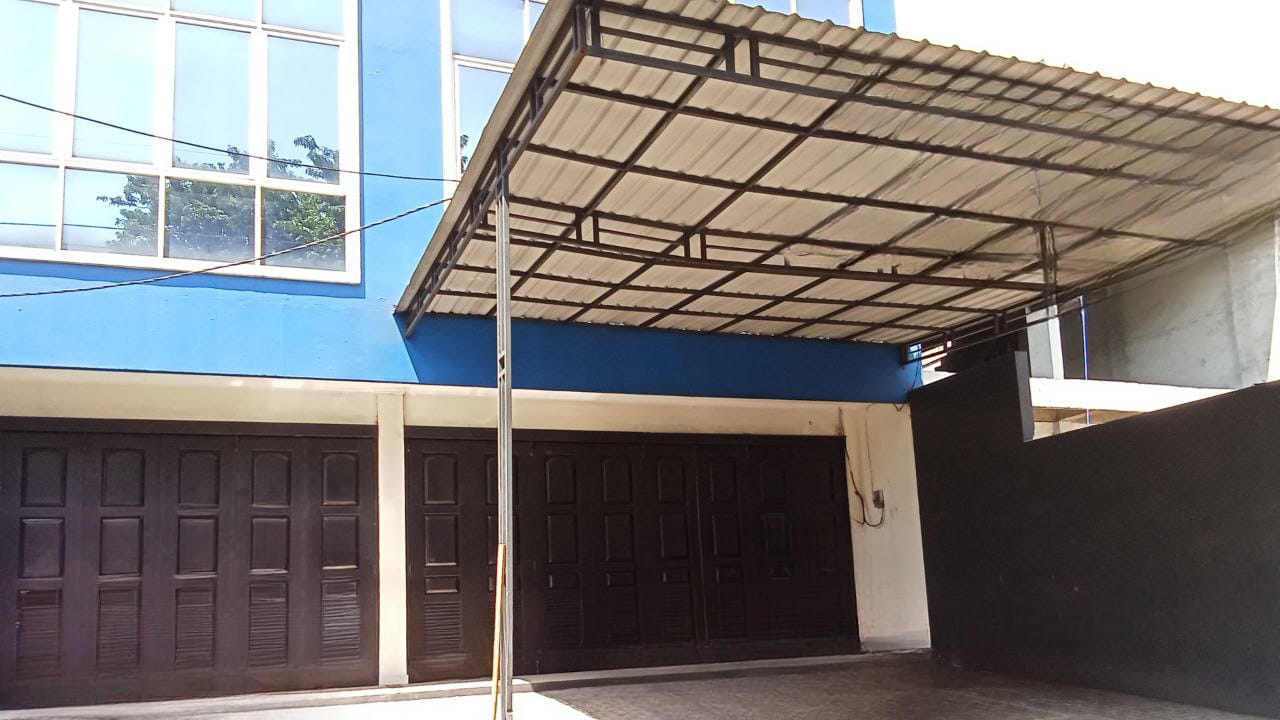 Ruko Dijual/Disewa Strategis Dekat Pelabuhan Tanjung Perak Surabaya Utara - Image 1