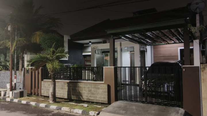 Dijual Hunian Nyaman di Kawasan Premium Darmo Permai Timur Surabaya Barat - Image 1
