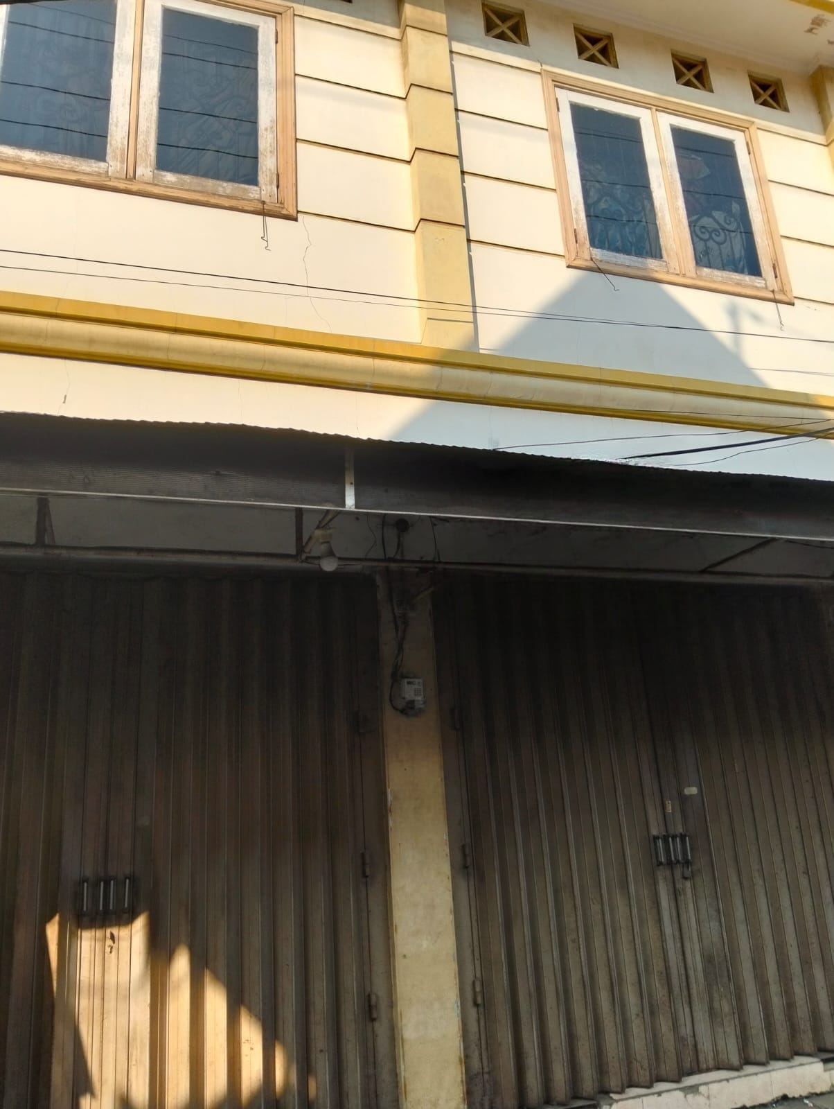 Jual/Sewa Toko 2 Lantai Strategis di Ampel Surabaya Utara - Image 1