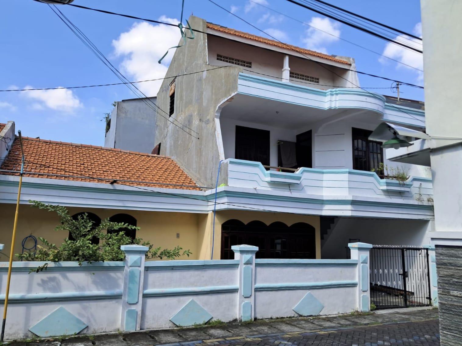 Jual Rumah di Dekat UNAIR Surabaya Timur Lokasi Strategis - Image 1