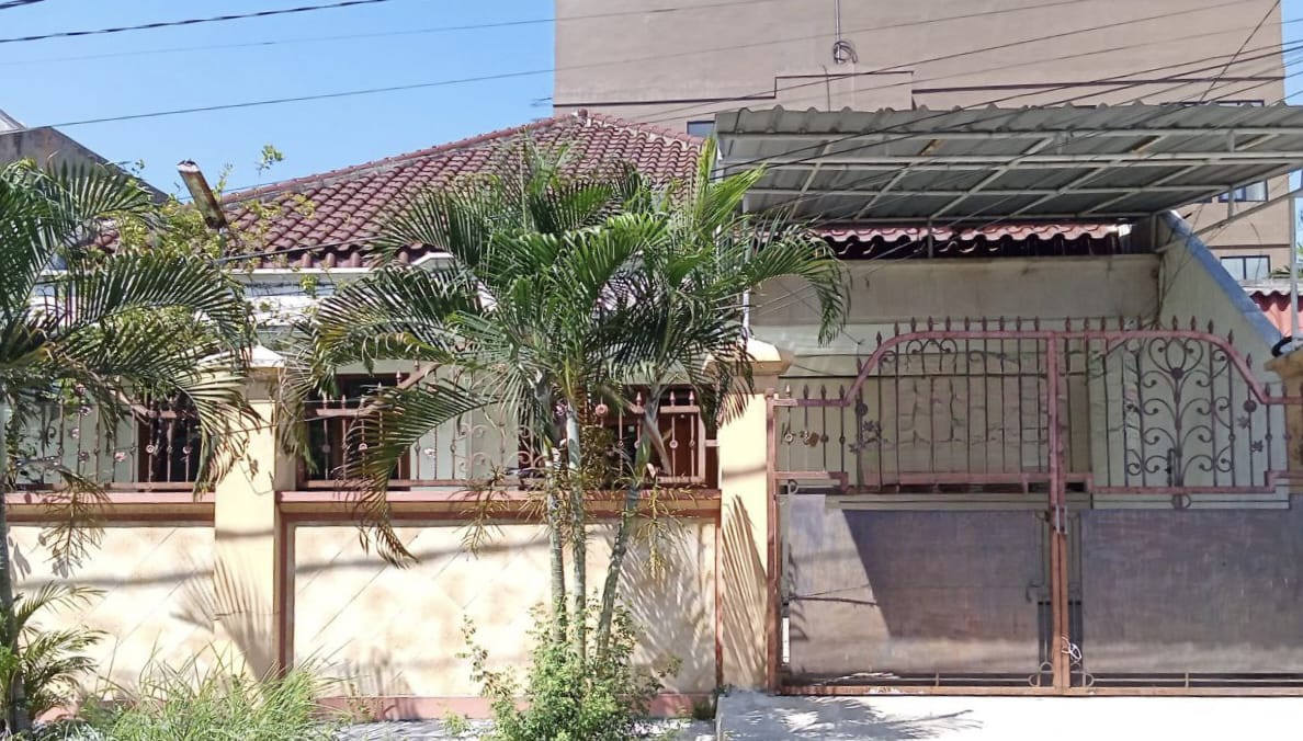 Sewa Rumah Nyaman di Surabaya Timur Lokasi Strategis - Image 1