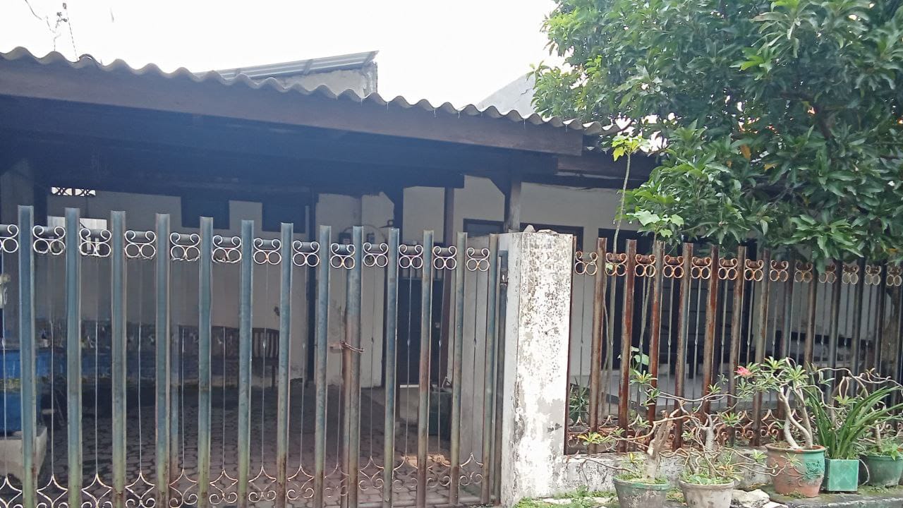 Rumah Dekat Kampus Dijual di Surabaya Timur Lokasi Strategis - Image 1