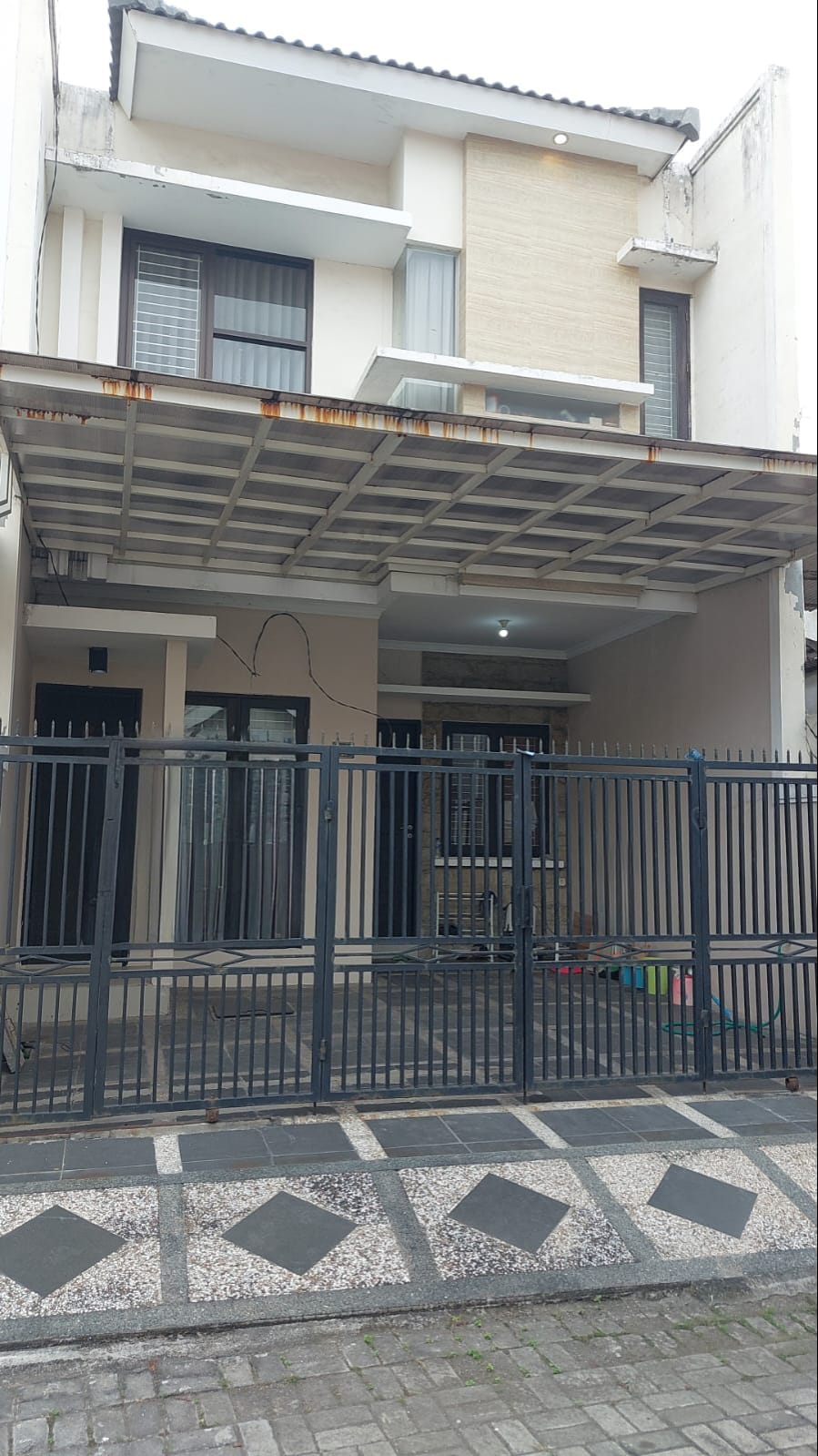Rumah Siap Huni Strategis Dijual di Rungkut Harapan Surabaya Timur - Image 1