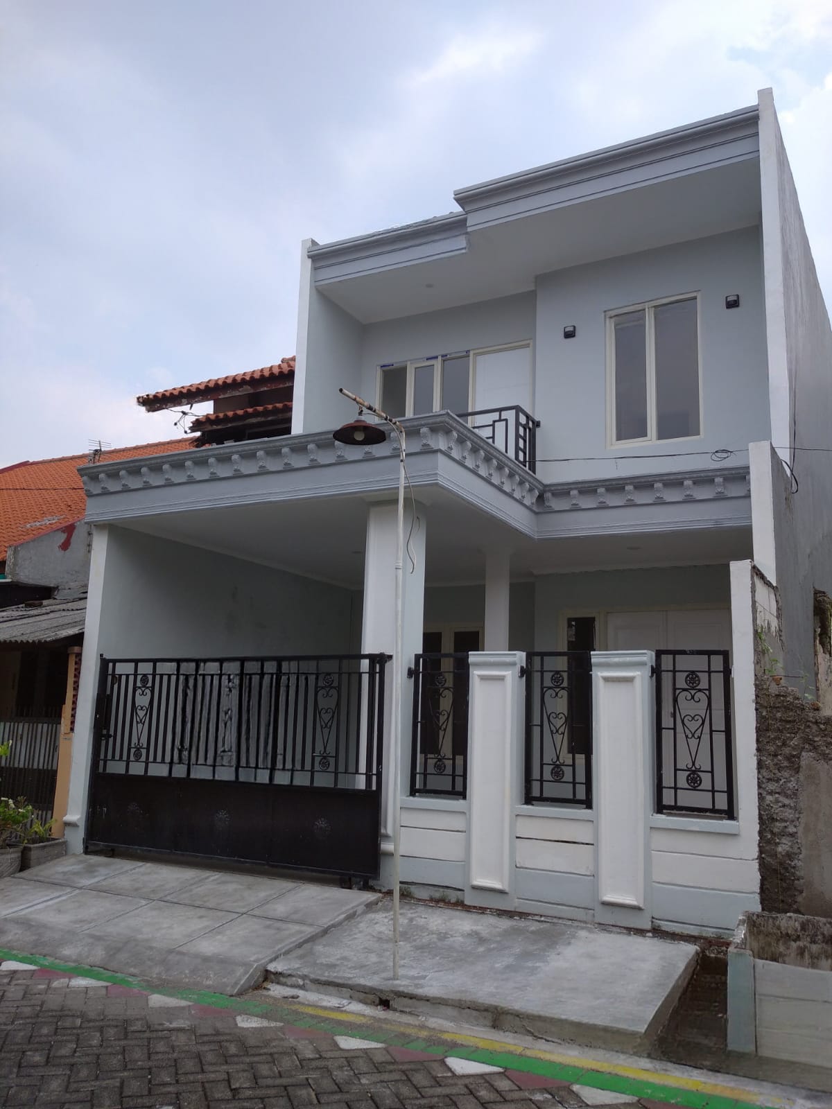 Dijual Rumah Siap Huni Strategis Daerah Rungkut Menanggal Surabaya Timur - Image 1