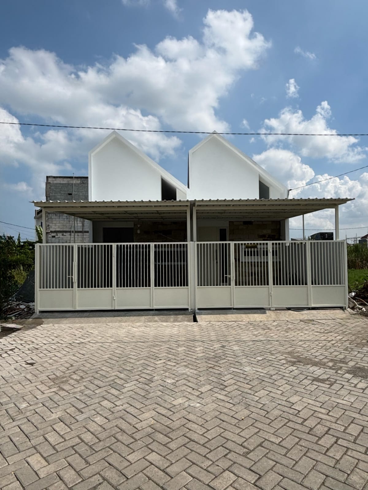 Rumah Siap Huni Dijual di Surabaya Timur Lokasi Strategis - Image 1