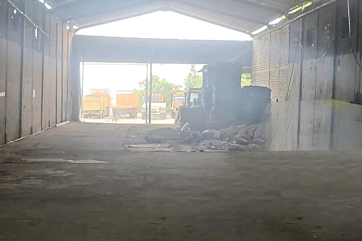 Dijual Lelang Gudang Luas Dekat Tol Belahanrejo di Kedamean Gresik - Thumbnail 2