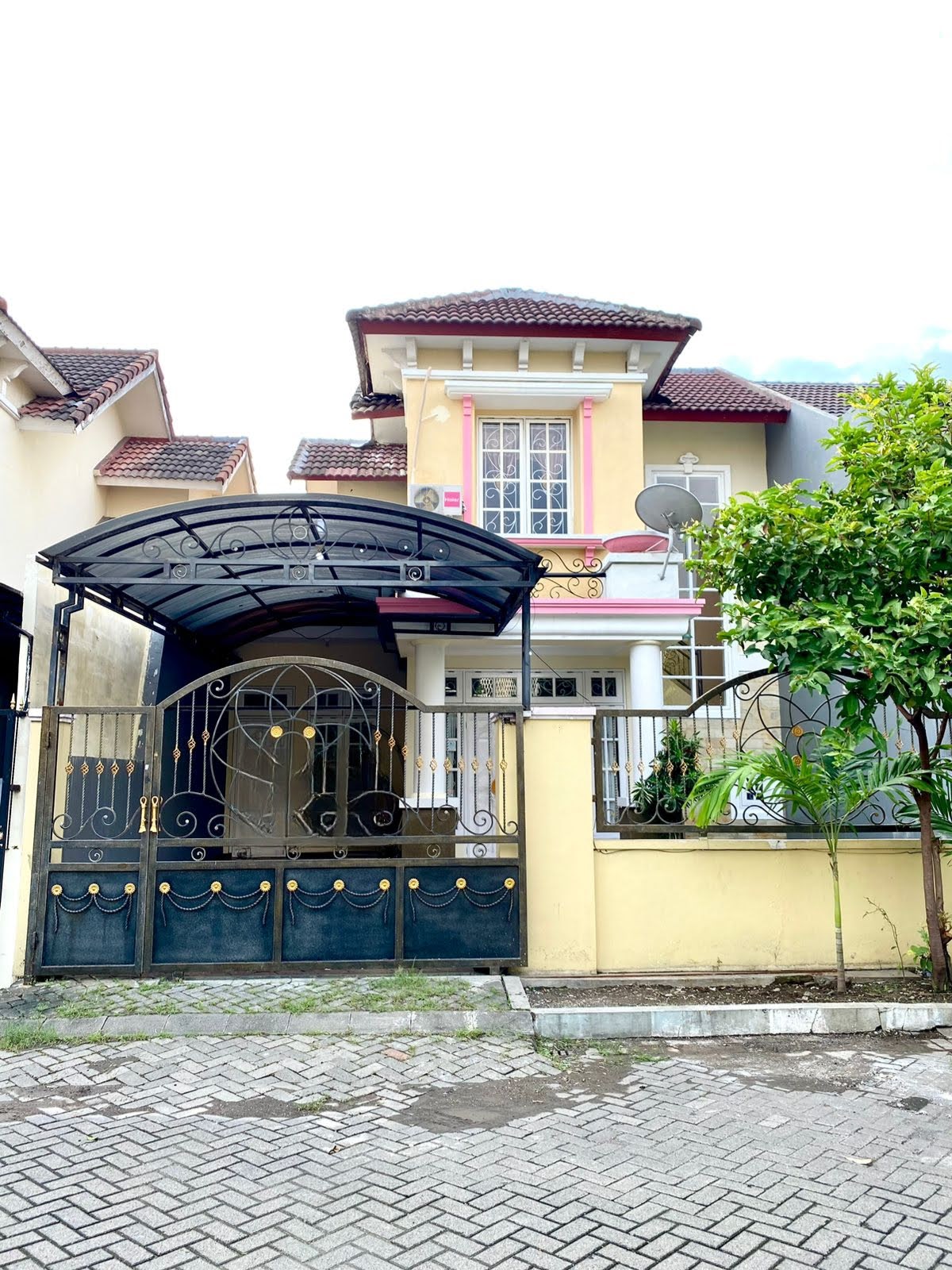 Rumah Nyaman Disewa di Perumahan Pondok Mutiara Sidoarjo Lokasi Strategis - Image 1