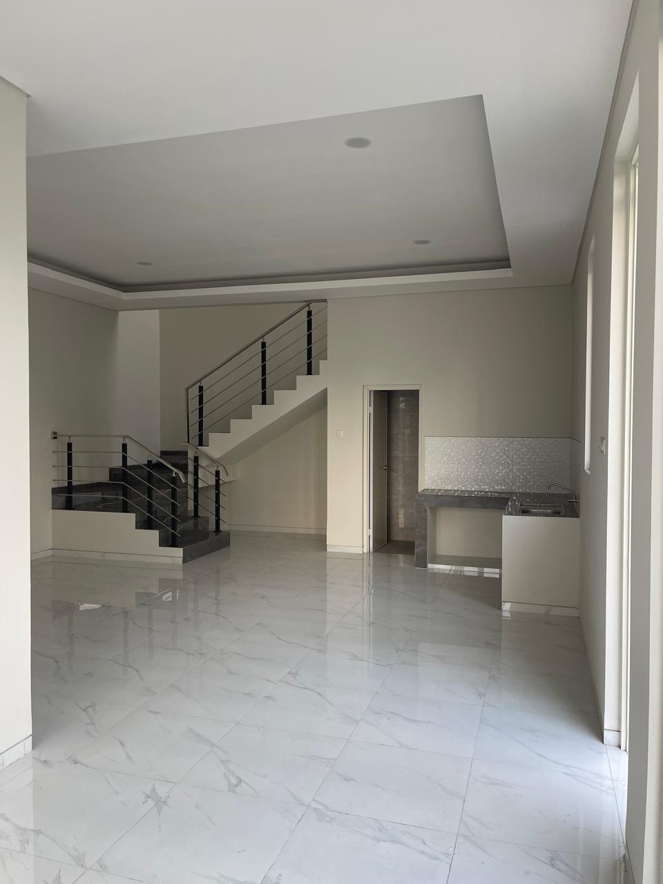Jual Rumah Modern Minimalis 2 Lantai Manyar Tirtoyoso Surabaya Timur - Image 1