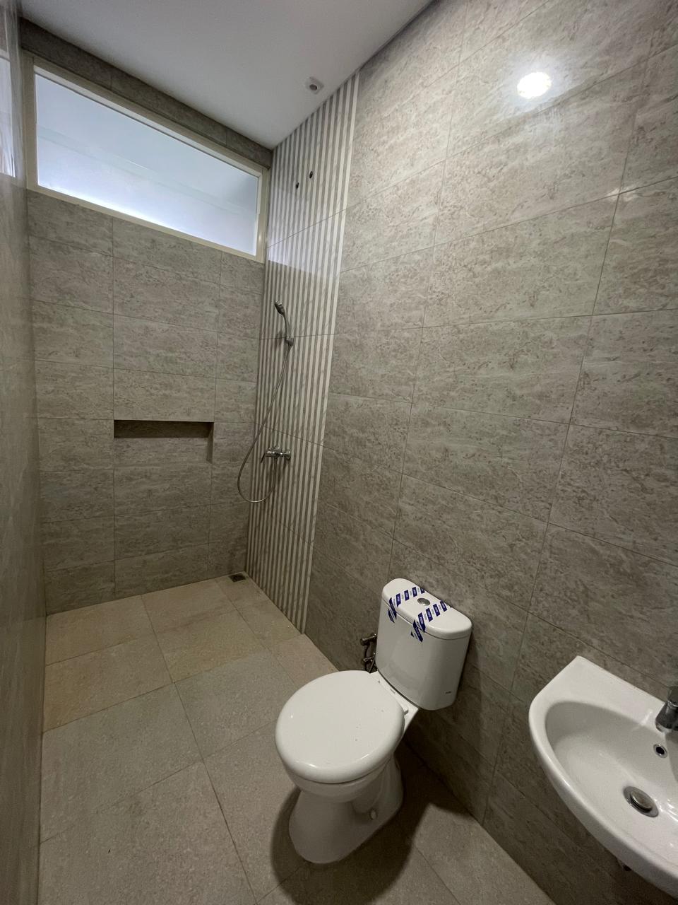 Jual Rumah Eksklusif Modern Minimalis di Manyar Tirtoyoso Surabaya Timur - Thumbnail 3