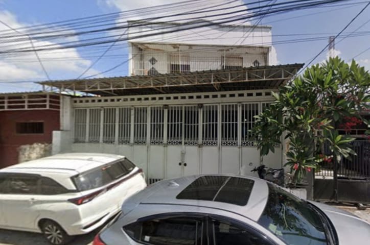 Rumah Usaha Dijual di Lokasi Strategis Manyar Kartika Surabaya Timur - Image 1