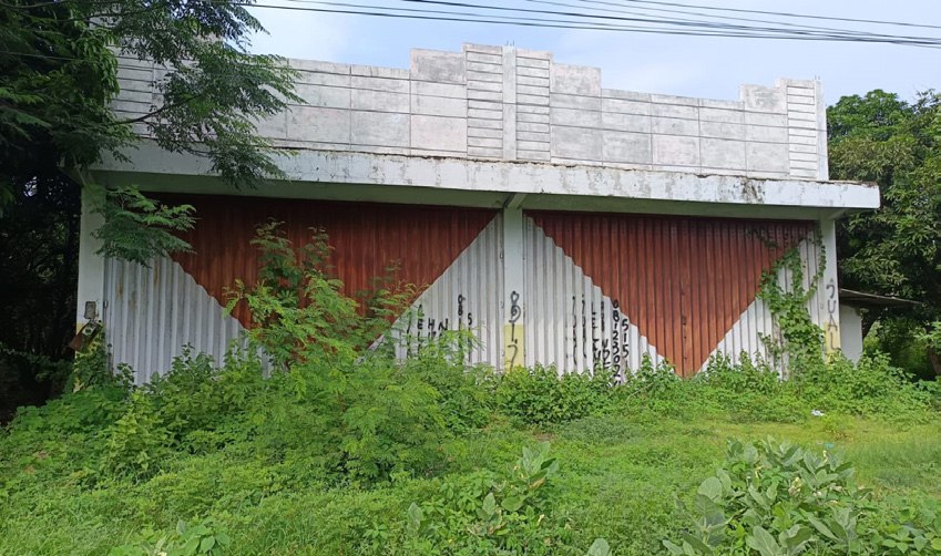 Dijual Lelang Rumah Dengan Halaman Luas Dekat Pantura di Situbondo - Image 1