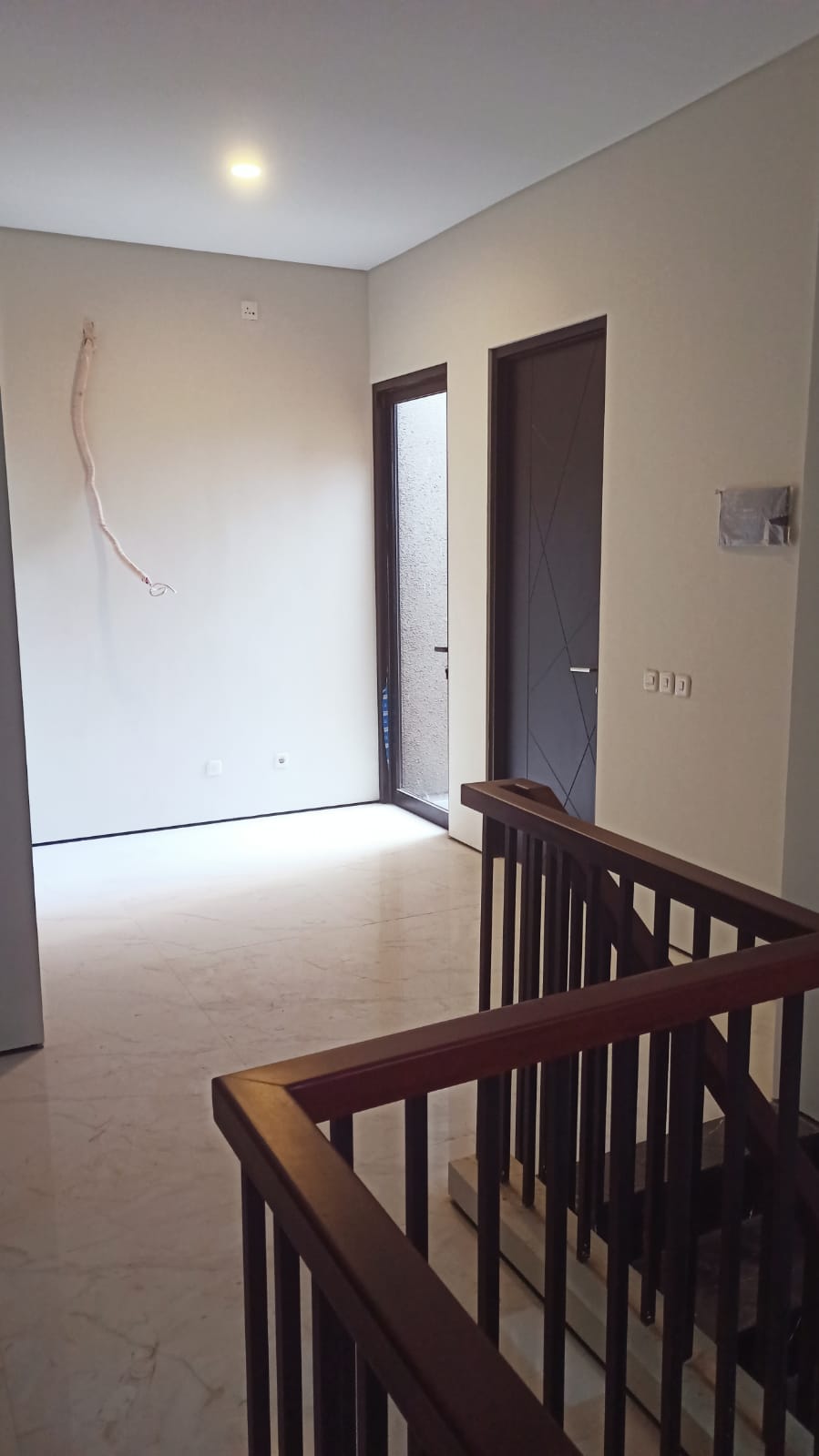 Rumah Mewah Dijual di Kawasan Ekslusif Woodland Citraland Surabaya Barat - Thumbnail 2
