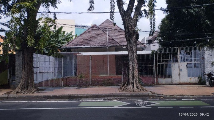 Disewakan Bangunan Cagar Budaya Strategis Lokasi Surabaya Pusat - Image 1