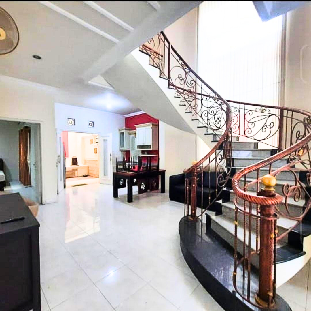 Dijual/Disewakan Rumah 2 Lantai Siap Huni di Tenggilis Utara Surabaya Selatan - Thumbnail 2