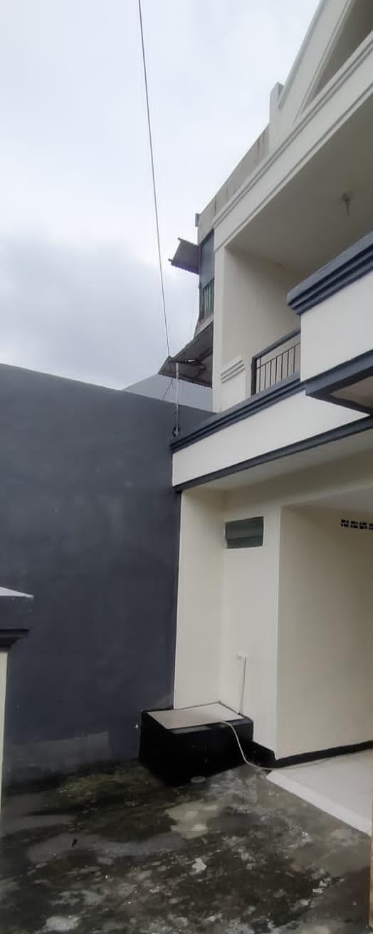 Dijual Cepat Rumah Strategis di Darmo Permai Utara Surabaya Barat - Image 1