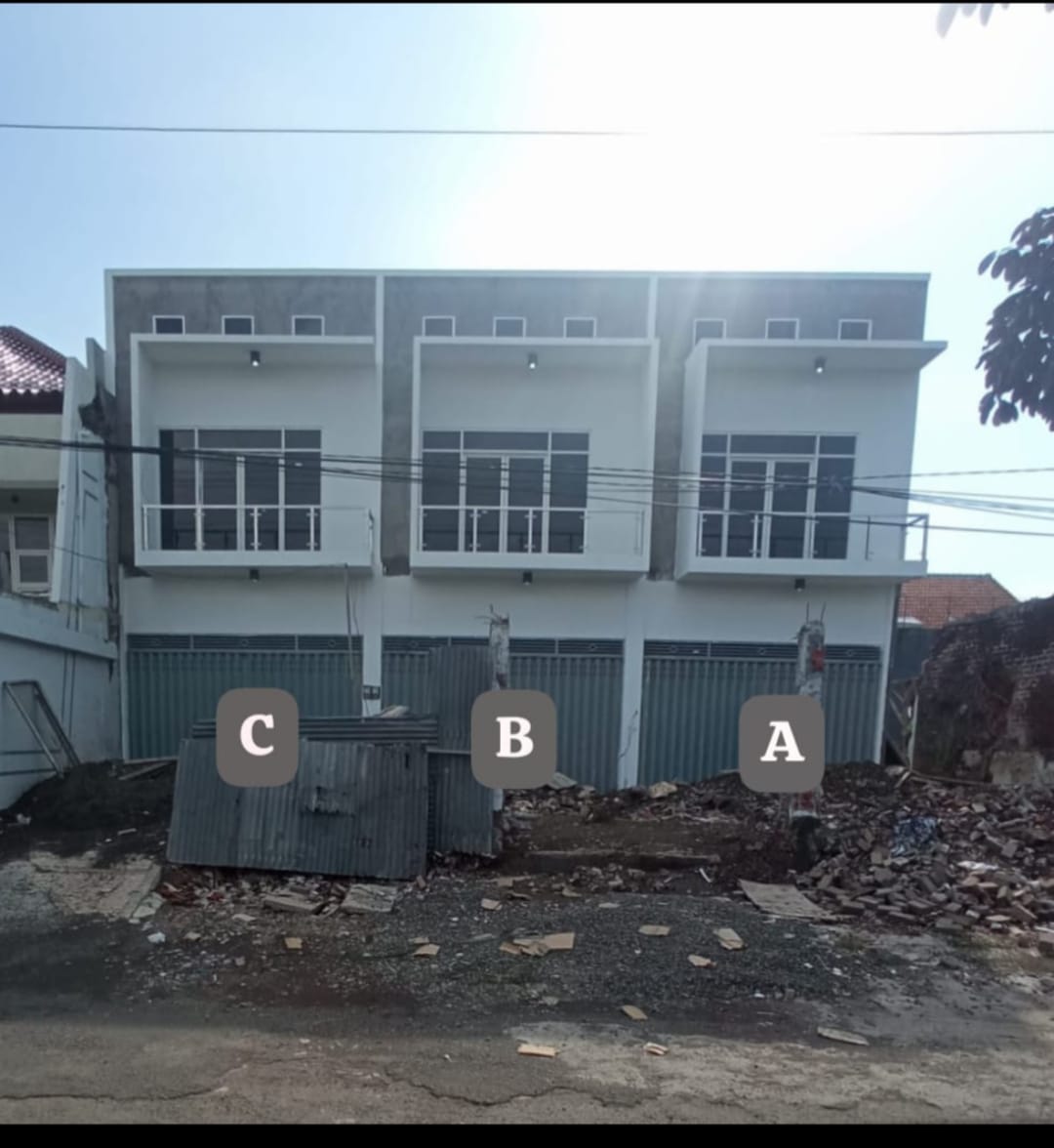 Dijual/Disewa Ruko Lokasi Strategis 2 Lantai di Raya Lidah Wetan Surabaya Barat - Image 1