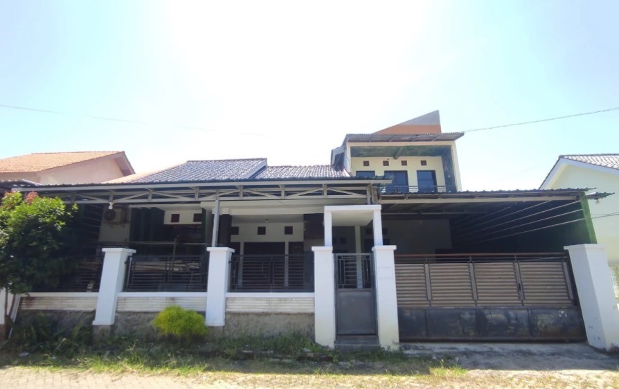 Dijual Lelang Rumah Nyaman Dekat Pantai di Banyuwangi - Image 1