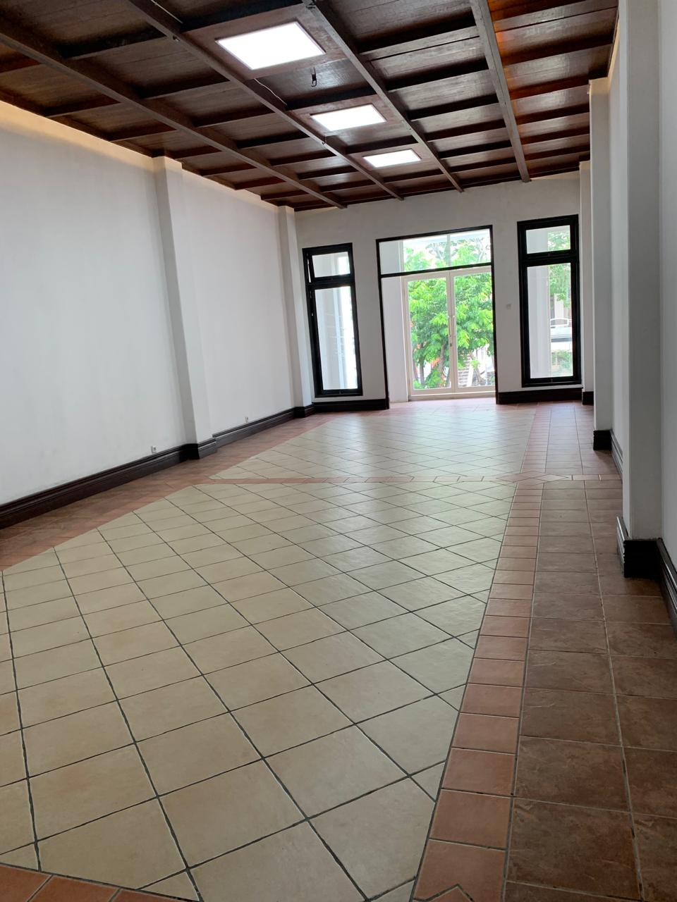 Dijual Rumah Usaha 3,5 Lantai Strategis di Satelit Barat Surabaya Barat - Thumbnail 4