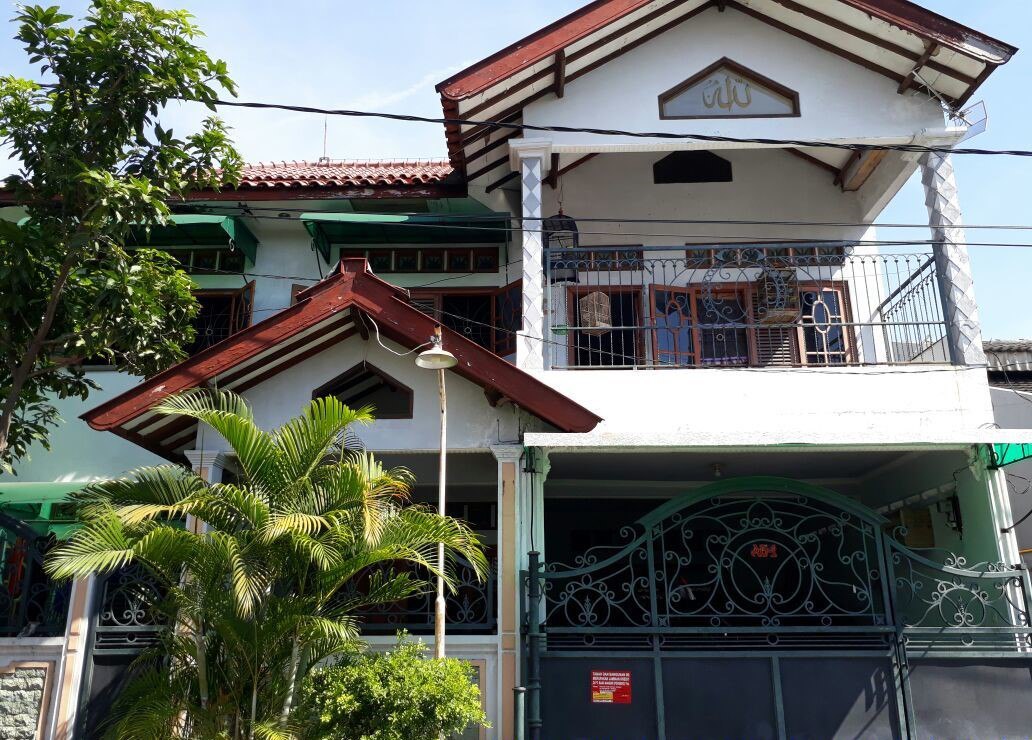Jual Rumah Lelang 2 Lantai Lokasi Strategis di Wisma Tropodo Sidoarjo - Image 1
