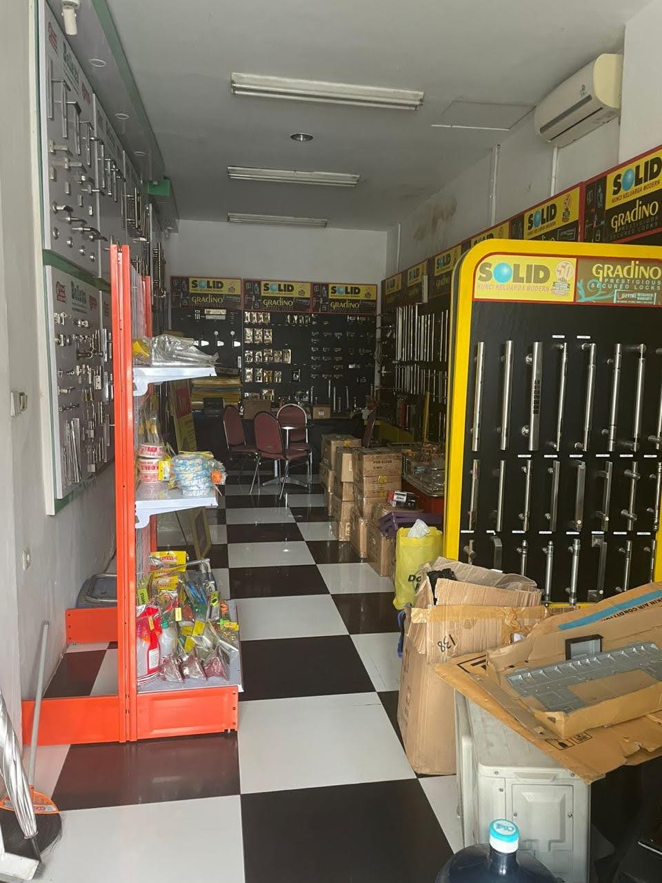 Disewakan Stan Toko Lokasi Strategis di Kedungdoro Pusat Kota Surabaya - Image 1