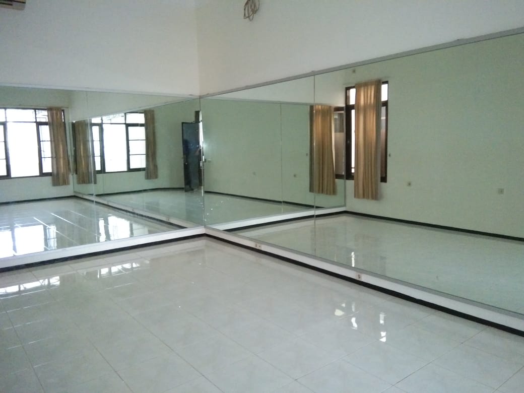 Jual Rumah Mewah Dharmahusada Indah Lokasi Premium Strategis di Surabaya Timur - Thumbnail 4