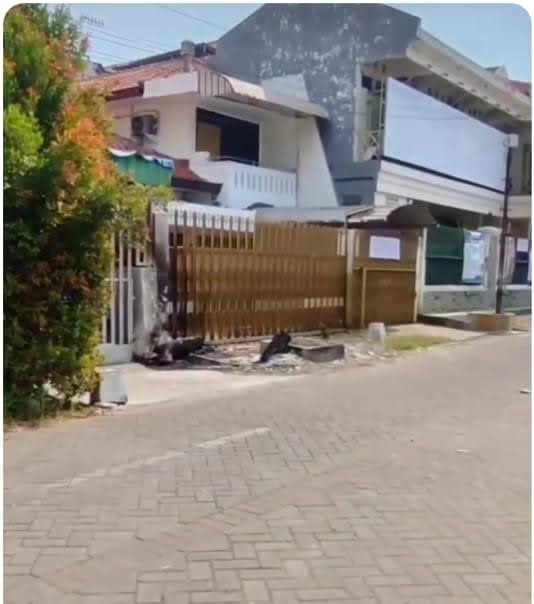 Dijual Rumah Kost Aktif Full Occupancy di Dukuh Kupang Timur - Image 1