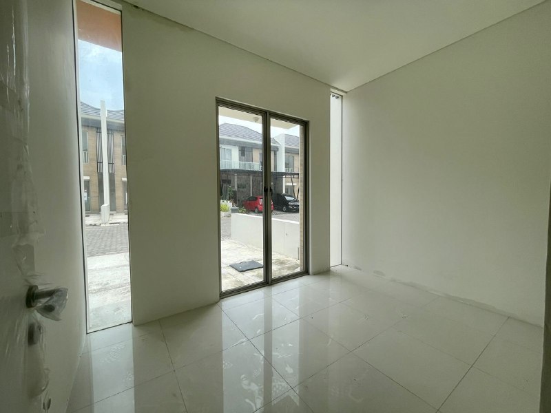 Dijual Rugi Rumah 2 Lantai Siap Huni Lokasi Strategis di Garberra Greenland Gresik - Thumbnail 4