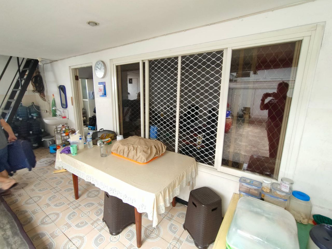 Dijual Cepat 3 Ruko 4 Lantai Full Furnished dan Siap Bisnis di Tengah Kota Surabaya Pusat - Thumbnail 4