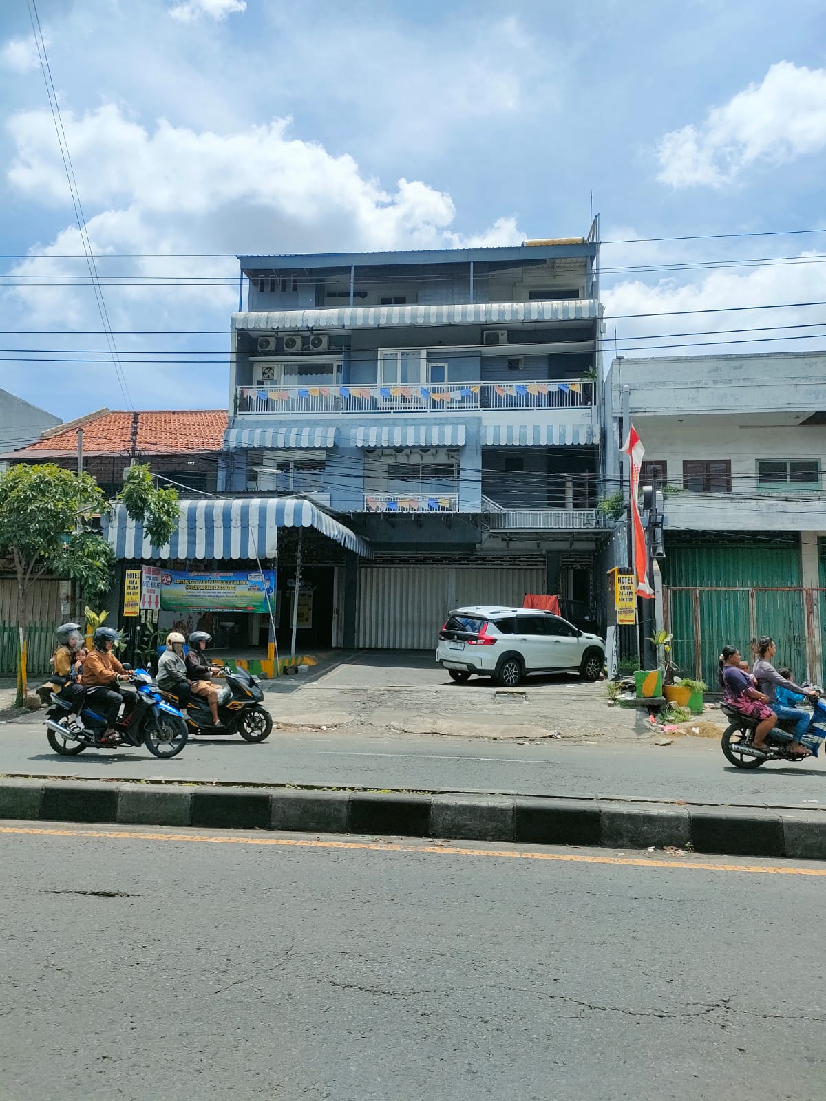 Dijual Cepat 2 Ruko 4 Lantai Surabaya Barat - Image 1