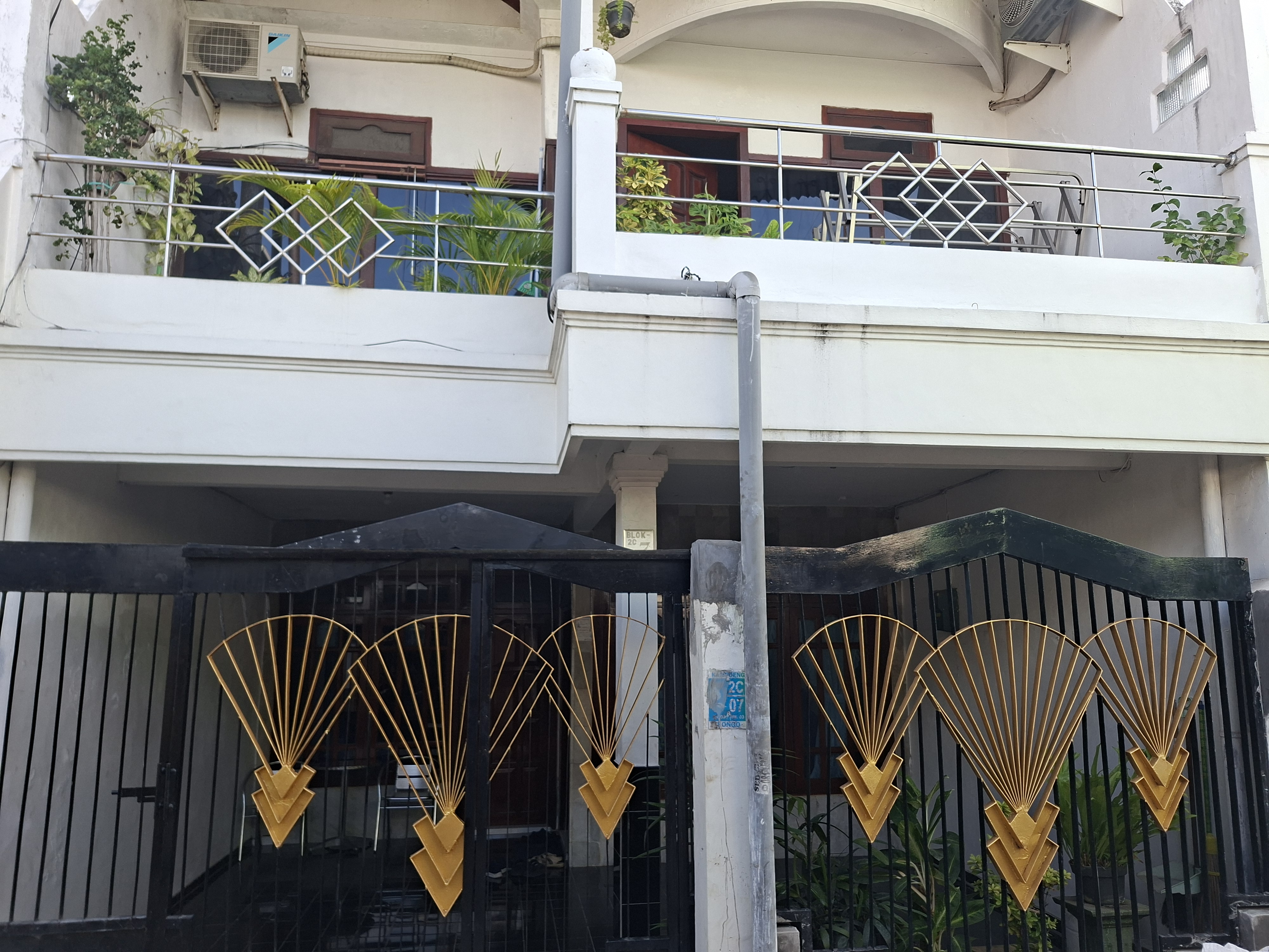 Dijual Rumah 2,5 Lantai di Simo Hilir Surabaya Barat - Image 1